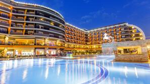 2 outdoor pools, pool umbrellas, pool loungers
