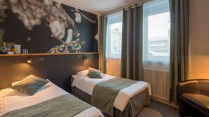 Minibar, mörkläggningsgardiner, gratis barnsängar och extrasängar