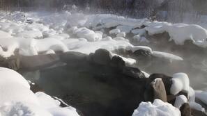 天然泳池
