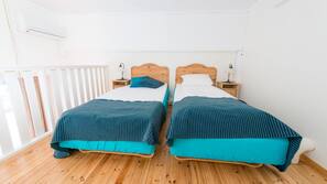 Schreibtisch, kostenlose Babybetten, kostenloses WLAN