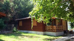 1 bedroom, premium bedding, in-room safe, desk