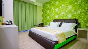 Seprai premium, brankas, meja kerja, dan setrika/meja setrika