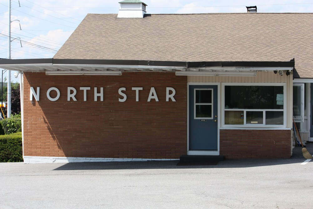 North Star Motel, Shelburne: Room Prices & Reviews | Travelocity