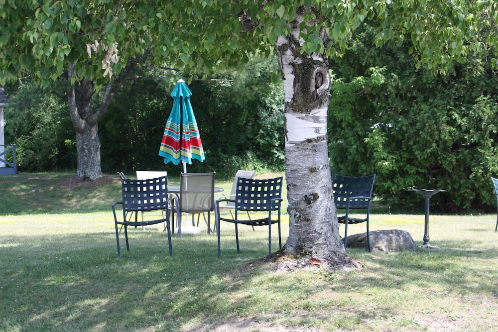 North Star Motel, Shelburne: Room Prices & Reviews | Travelocity