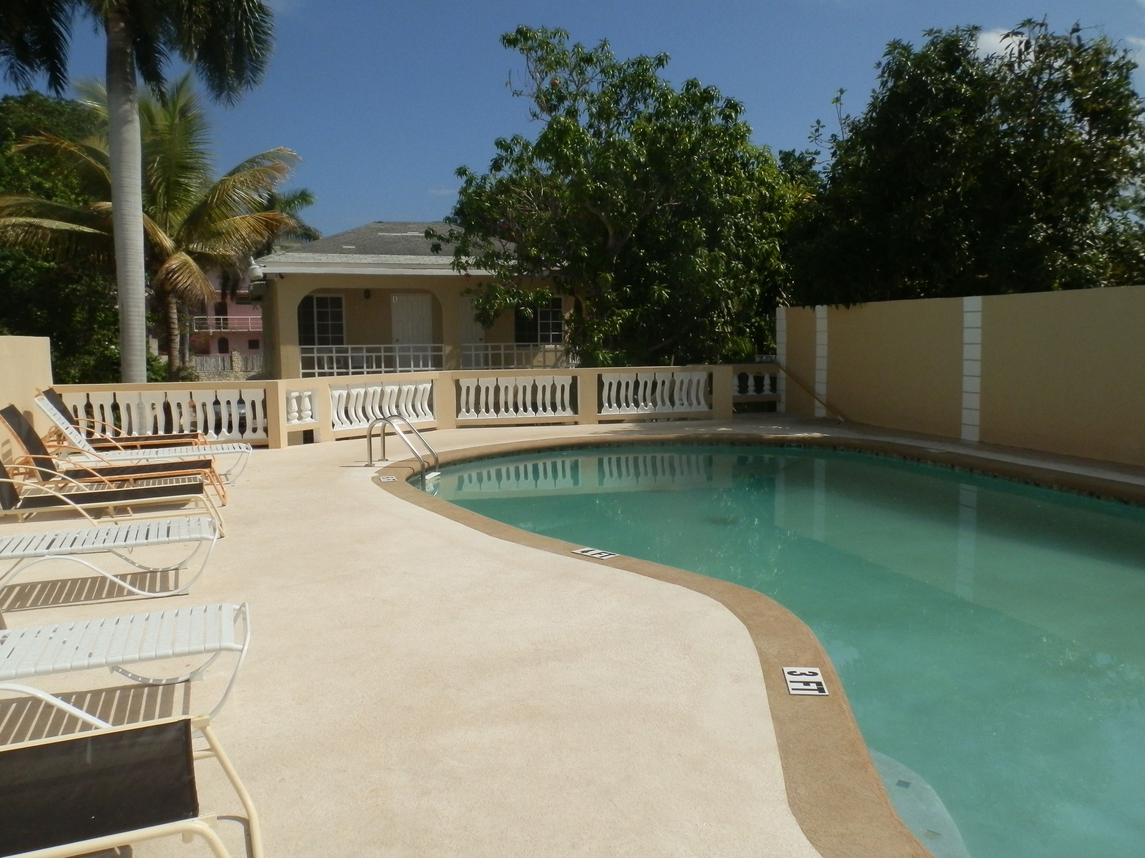 Hotel Paradise on the Rocks in Negril, Jamaica
