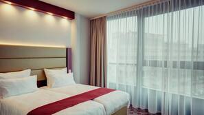 Minibar, in-room safe, desk, iron/ironing board