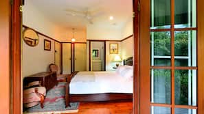 Premium bedding, desk, free WiFi, wheelchair access