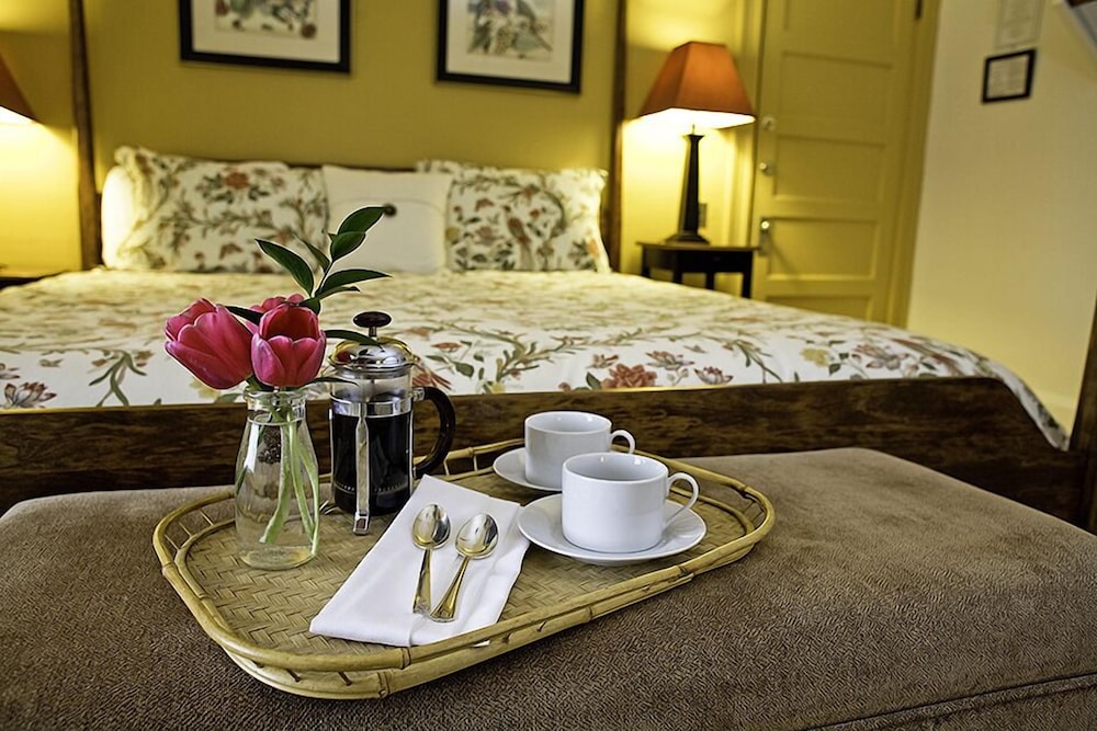 The Oxford House Inn in Bridgton, United States