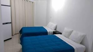 3 chambres, fer et planche à repasser sur demande