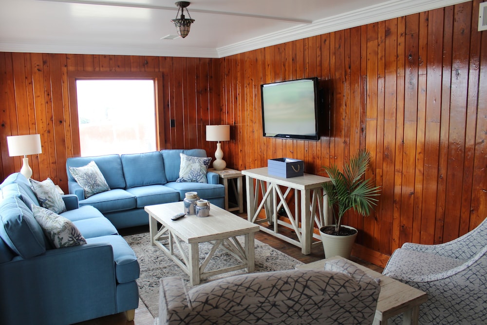 Lobby, Nags Head Beach Inn by KEES Vacations