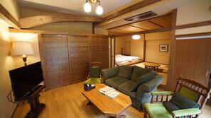 平面電視、玩具