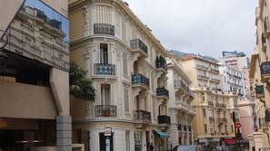 Façade de l’établissement