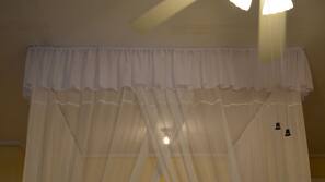 Desk, free cots/infant beds