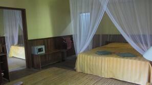 Desk, free cots/infant beds