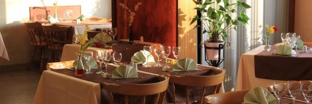 Hotel Restaurant Poligny Hotel Restaurant Poligny