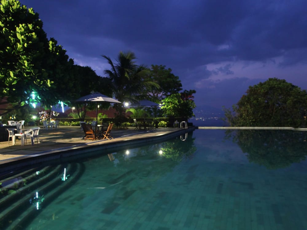 d'Emmerick Salib Putih Hotel Salatiga, Salatiga 21 Room Prices