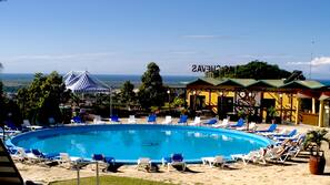Piscine extérieure