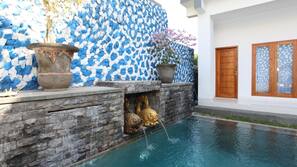 Outdoor pool, sun loungers