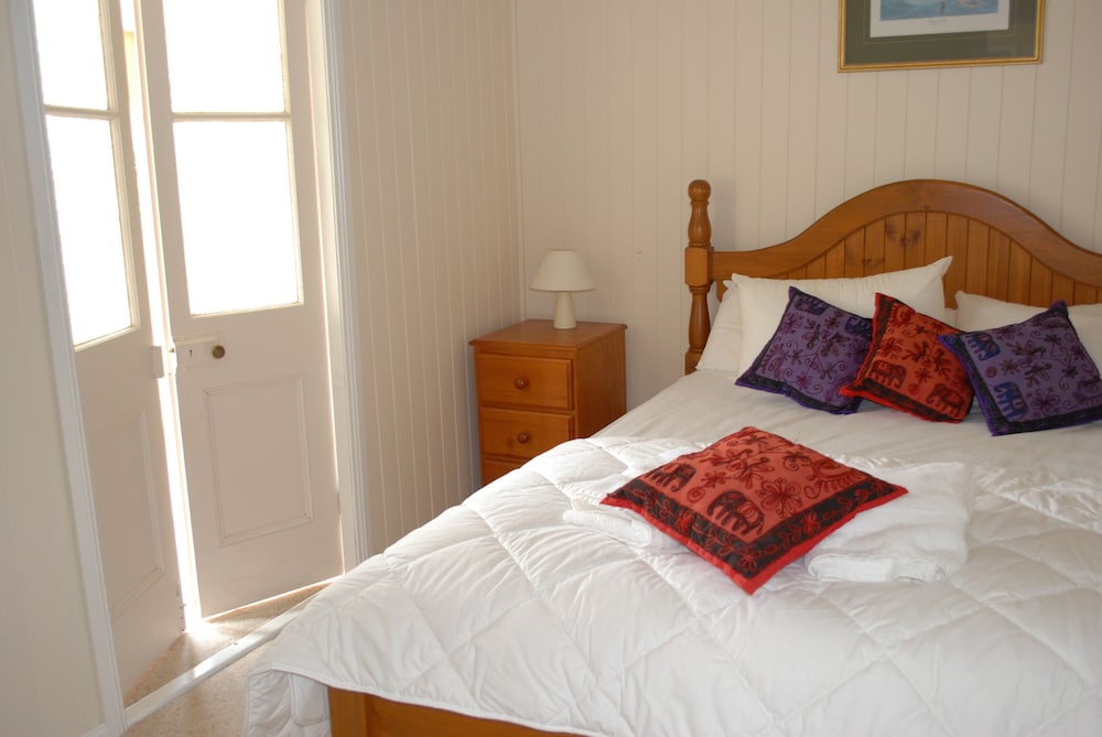Twisted Gum Cottage Ballandean 2019 Hotel Prices Expedia Co In