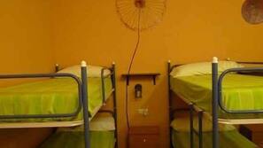 Zimmersafe, Verdunkelungsvorhänge, kostenloses WLAN