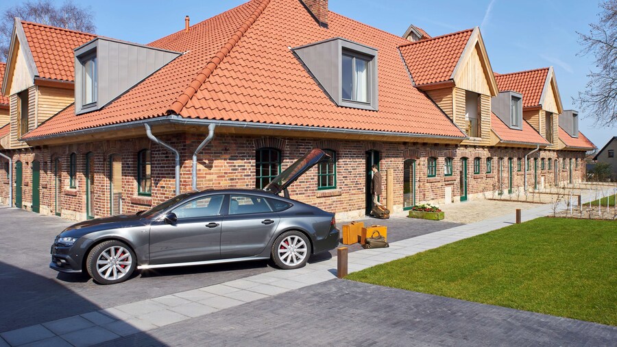 Yard Boarding Hotel