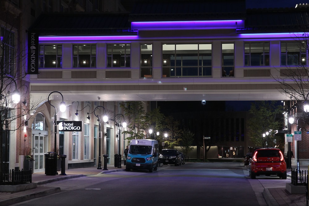 Hotel Indigo Naperville Riverwalk in Chicago Best Rates & Deals on Orbitz