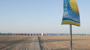 Una spiaggia nelle vicinanze