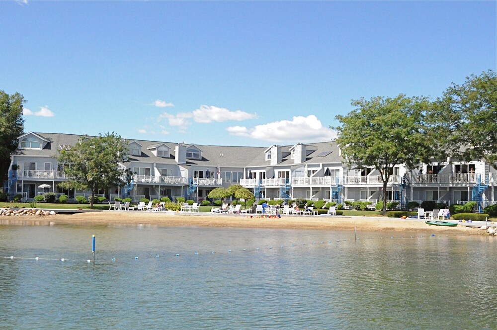 Culver Cove Lakeside Condominiums, Culver Room Prices & Reviews