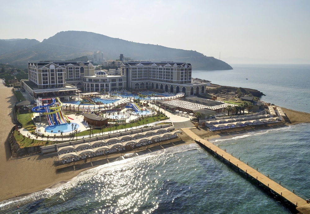 Sunis Efes Royal Palace Resort&Spa in Özdere, Turkey