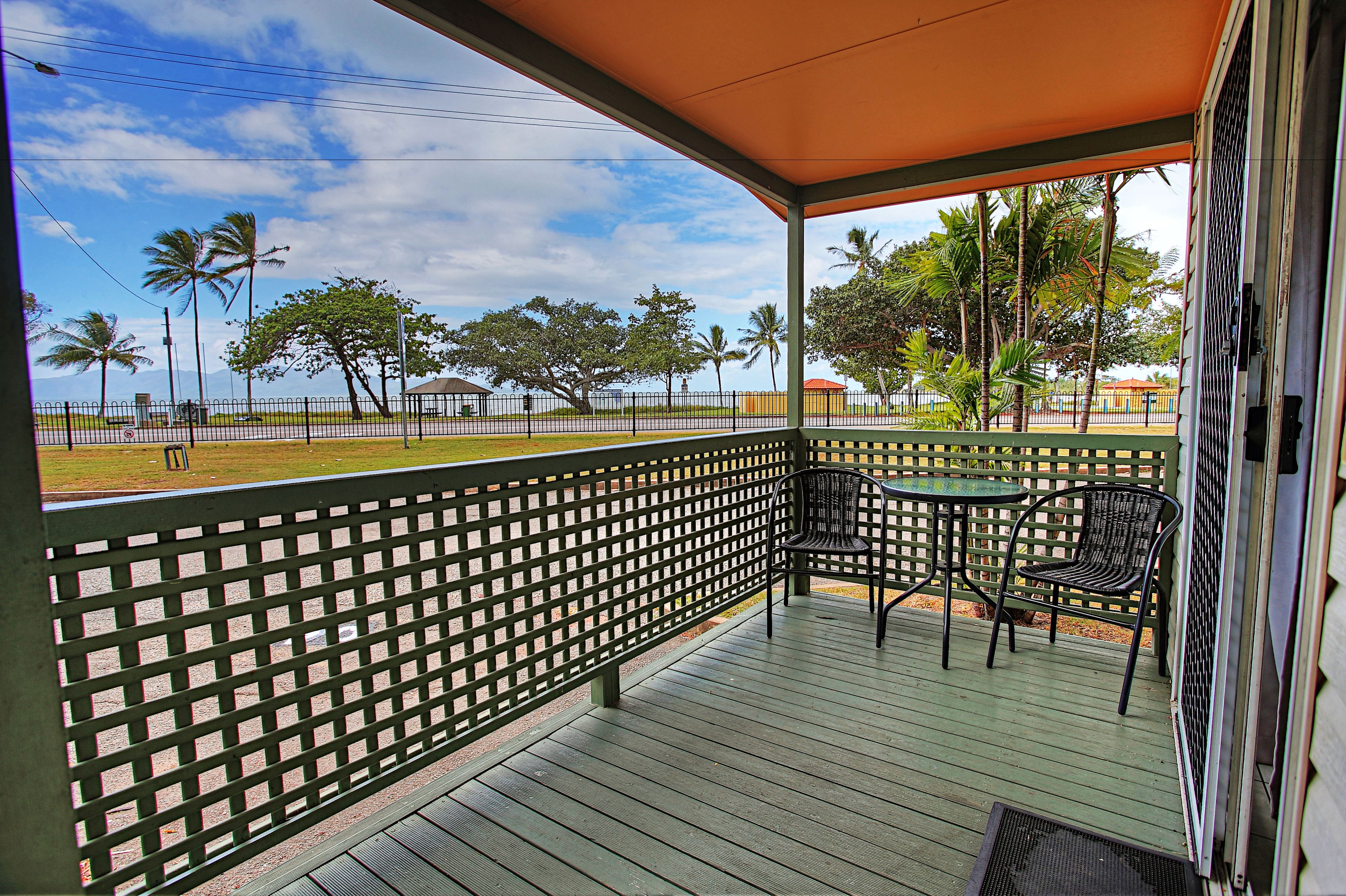 BIG4 Rowes Bay Beachfront Holiday Park