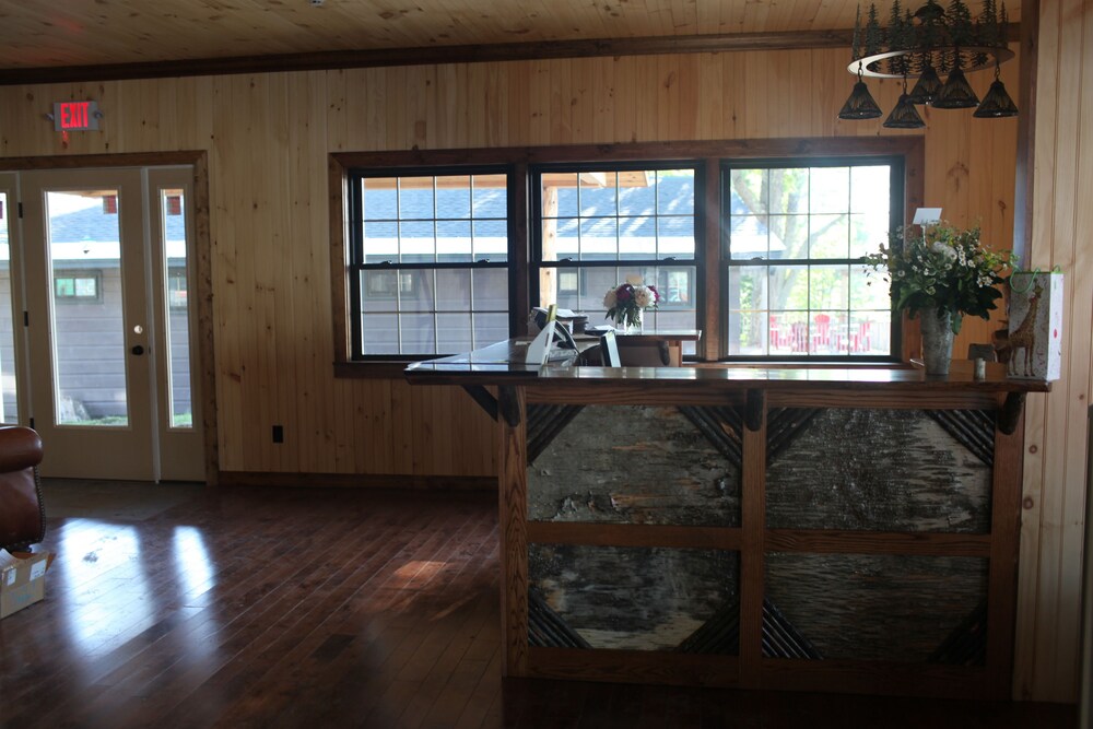 Great Pines In Old Forge Hotel Rates Reviews On Orbitz Great Pines