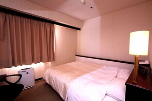 Desk, blackout drapes, free WiFi