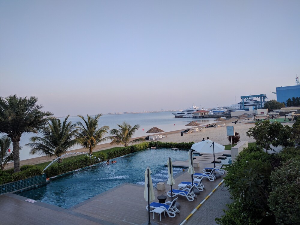 Pearl Beach Hotel Spa In Dubai Expedia