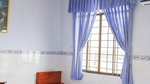 In-room safe, desk, soundproofing, free WiFi