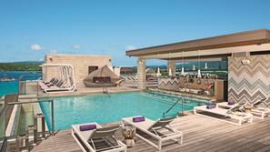 2 outdoor pools