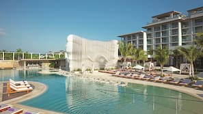 2 outdoor pools
