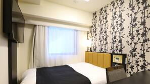 Premium bedding, in-room safe, desk, laptop workspace