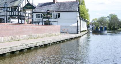 The Boathouse & Riverside Rooms