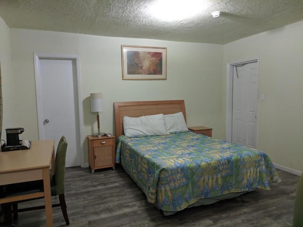 Travelers Inn Clearwater