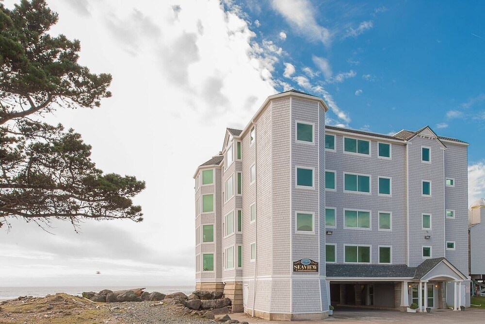 Seaview Condos 403 2 Br by RedAwning in Rockaway Beach Best Rates & Deals on Orbitz