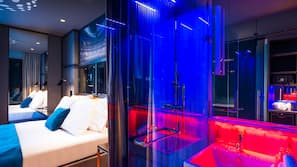 Minibar, blackout curtains, free WiFi, linens