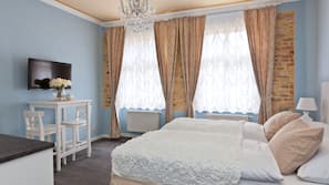 Hypo-allergenic bedding, in-room safe, blackout drapes, soundproofing