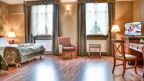 Hochwertige Bettwaren, Minibar, Zimmersafe, Schreibtisch