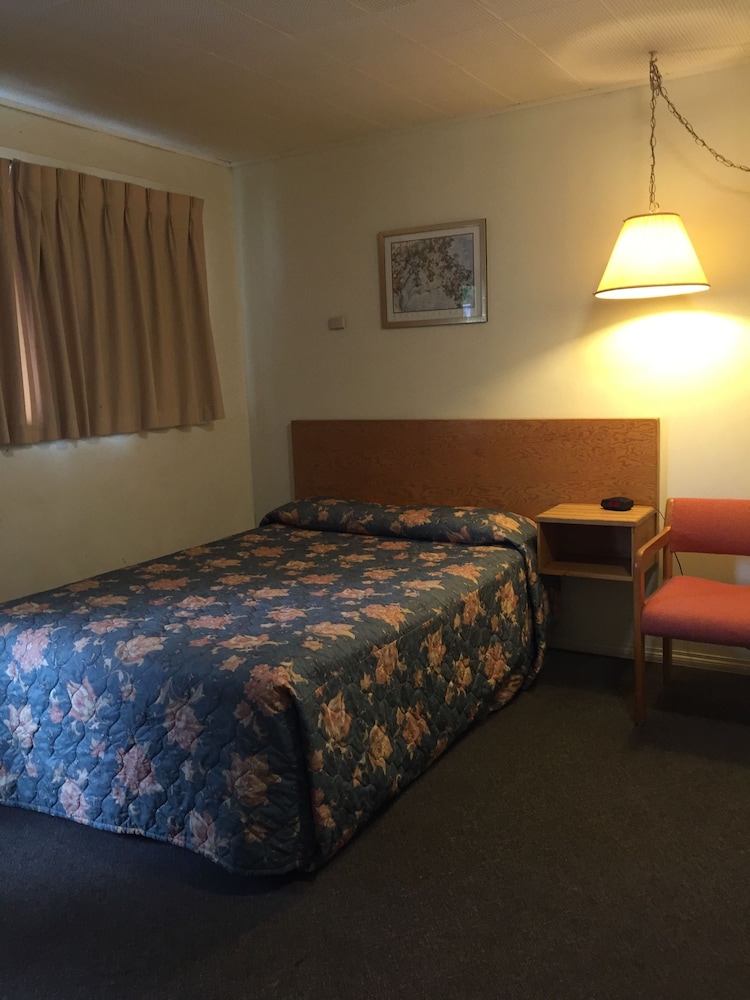 Yellow Quill Motel: 2019 Pictures, Reviews, Prices & Deals | Expedia.ca