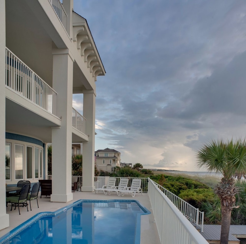 Hilton head beach hotel deals