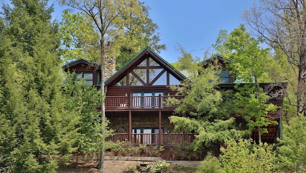 Black Bear Hideaway 5 Br Cabin By Redawning In Gatlinburg Pigeon Forge Tn Expedia