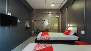 Free WiFi, linens