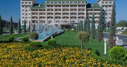 Qafqaz Riverside Resort Hotel