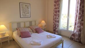 4 bedrooms, iron/ironing board, free cots/infant beds