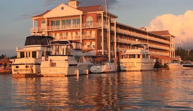 Riveredge Resort In Alexandria Bay Ny Expedia